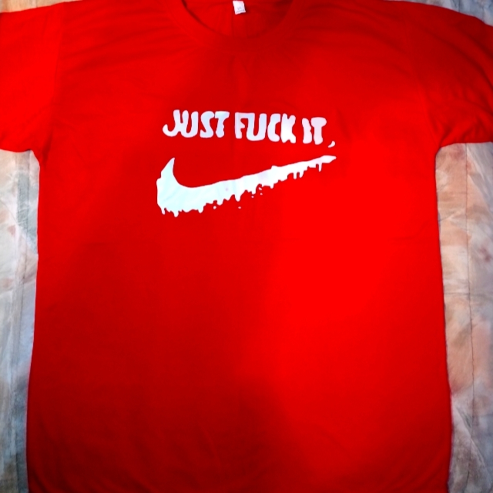 Tee shirt